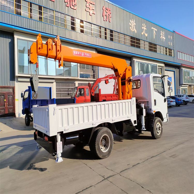 宜兰县三轮随车吊定制 农用改装机自备吊中瑞长期出售